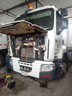 Tractomula Renault de VIGIA